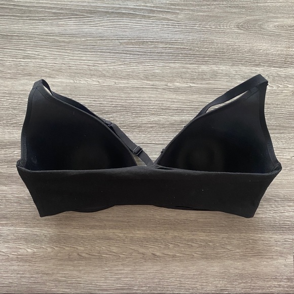 Victoria’s Secret Body by Victoria Wireless Bra - Picture 2 of 5